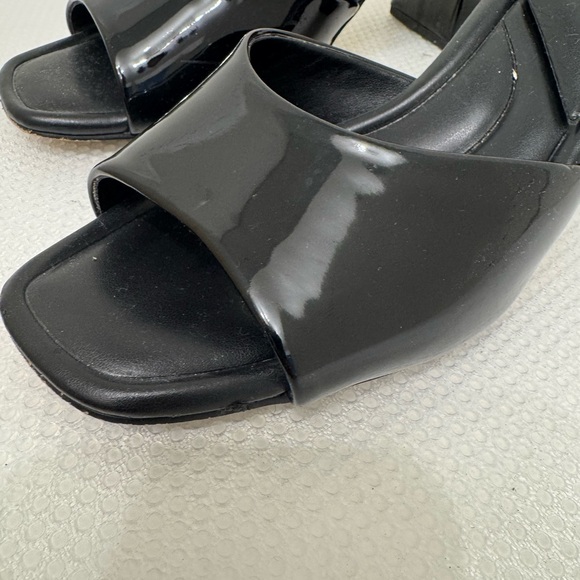 Calvin Klein Black Patent Toven Mules 8.5 - Picture 4 of 10
